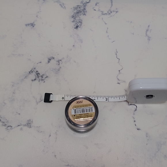 LAURA MERCIER Translucent Loose Setting Powder .07 oz Mini Travel Size - Picture 6 of 6